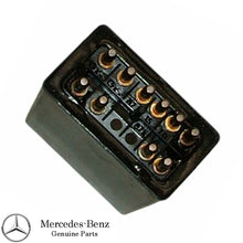 Load image into Gallery viewer, 1984 Mercedes 190D 2.2 A/T Air Conditioning A/C Compressor Klima Relay OE MB