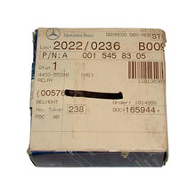 Load image into Gallery viewer, 1984 Mercedes 190D 2.2 A/T Air Conditioning A/C Compressor Klima Relay OE MB