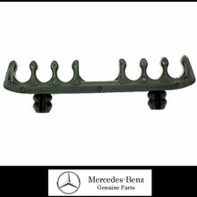Load image into Gallery viewer, 1977-81 Mercedes M110 DOHC 280 CE E SE Spark Plug Wire Holder Separator 6 Slot