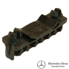 Load image into Gallery viewer, 1959-73 Mercedes 190 200 220 230 250 280 Spark Plug 4 Wire Guide 115 159 01 40
