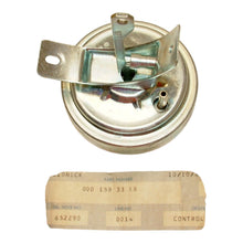 Load image into Gallery viewer, 1974 Mercedes 450SE 450SEL 450SL 450SLC Ignition Distributor Vacuum Control
