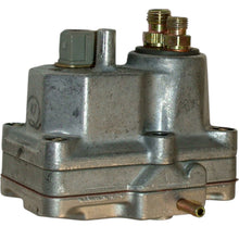 Load image into Gallery viewer, 1980-81 Mercedes 280E 280CE Fuel Injection Warm Up Regulator Bosch 0 438 140 067
