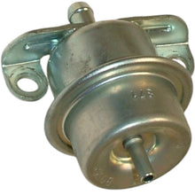 Load image into Gallery viewer, 1987-95 Select Volvo 240 740 760 780 940 Fuel Injection Pressure Regulator Bosch
