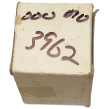 Load image into Gallery viewer, 1986-93 Mercedes 4 6 8 Cylinder Bosch E.H.A. Fuel Regulator Valve 000 070 39 62
